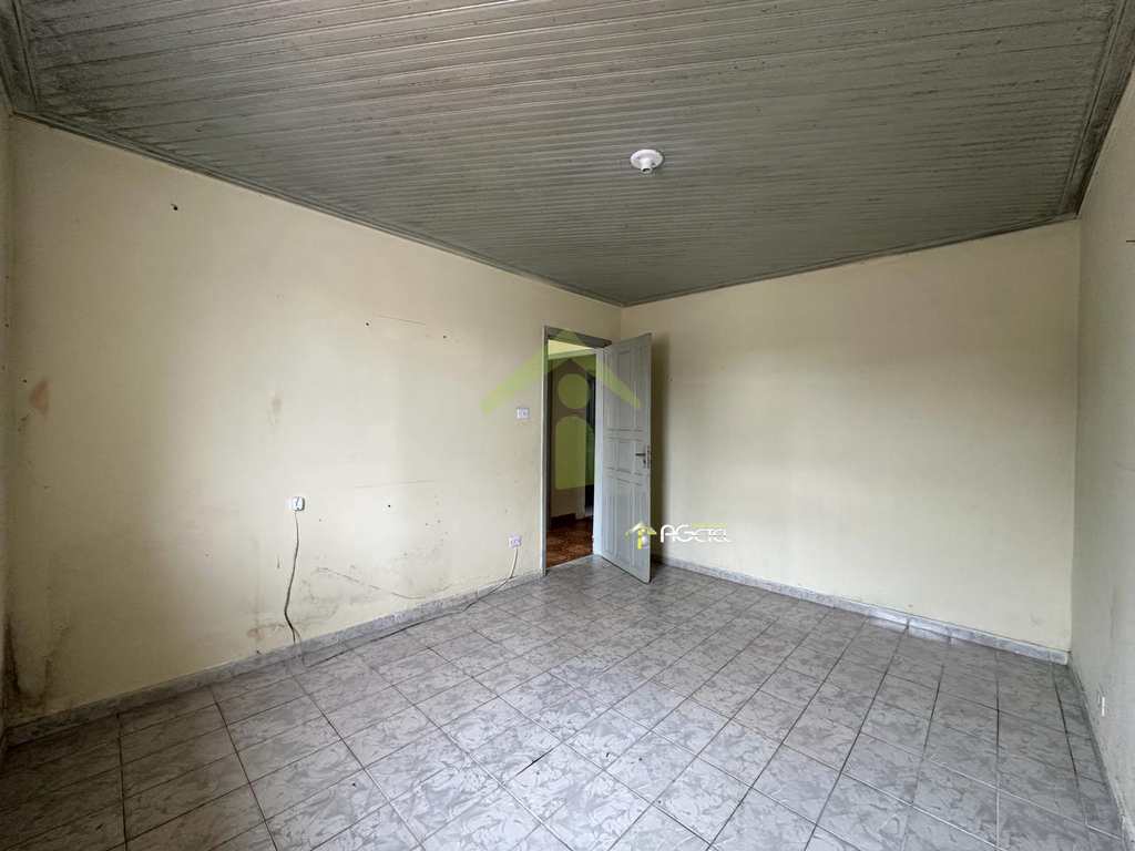 Casa em Embu-Guaçu, no bairro Jardim Emília