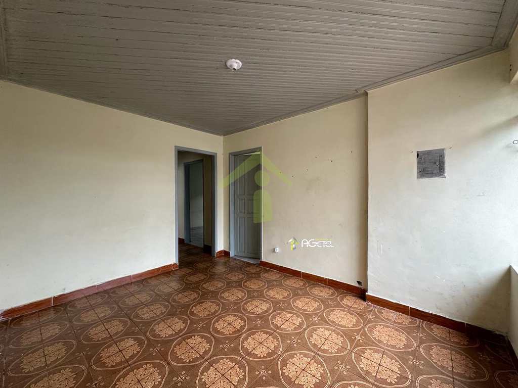 Casa em Embu-Guaçu, no bairro Jardim Emília