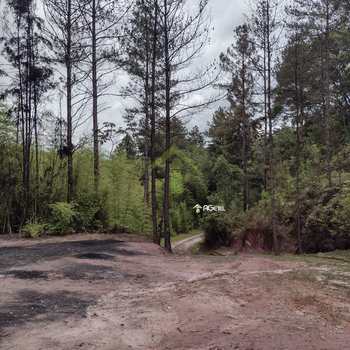 Fazenda em Embu-Guaçu, bairro Parque Itararé