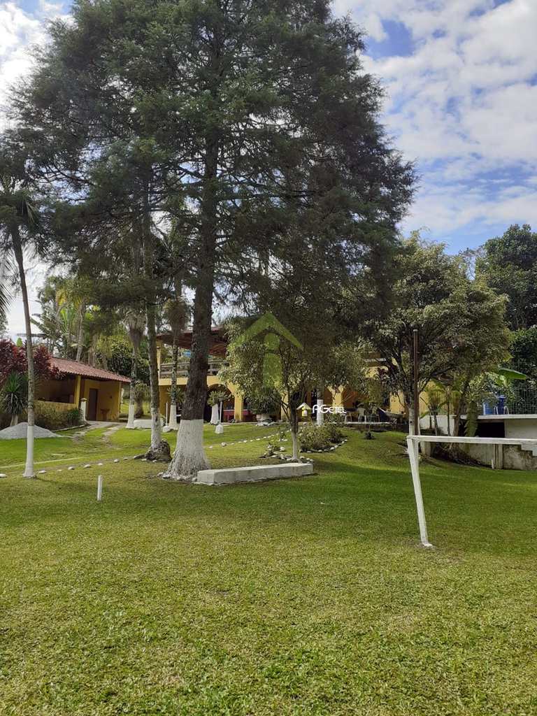 Chácara em Embu-Guaçu, no bairro Parque Imperial