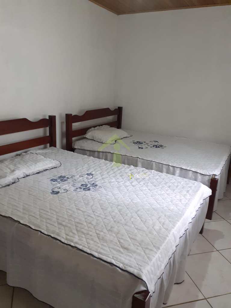 Chácara em Embu-Guaçu, no bairro Parque Imperial