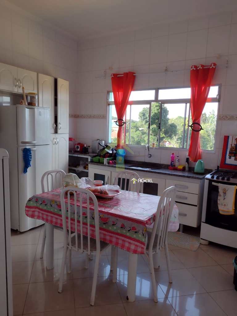 Casa em Embu-Guaçu, no bairro Chácara Flórida