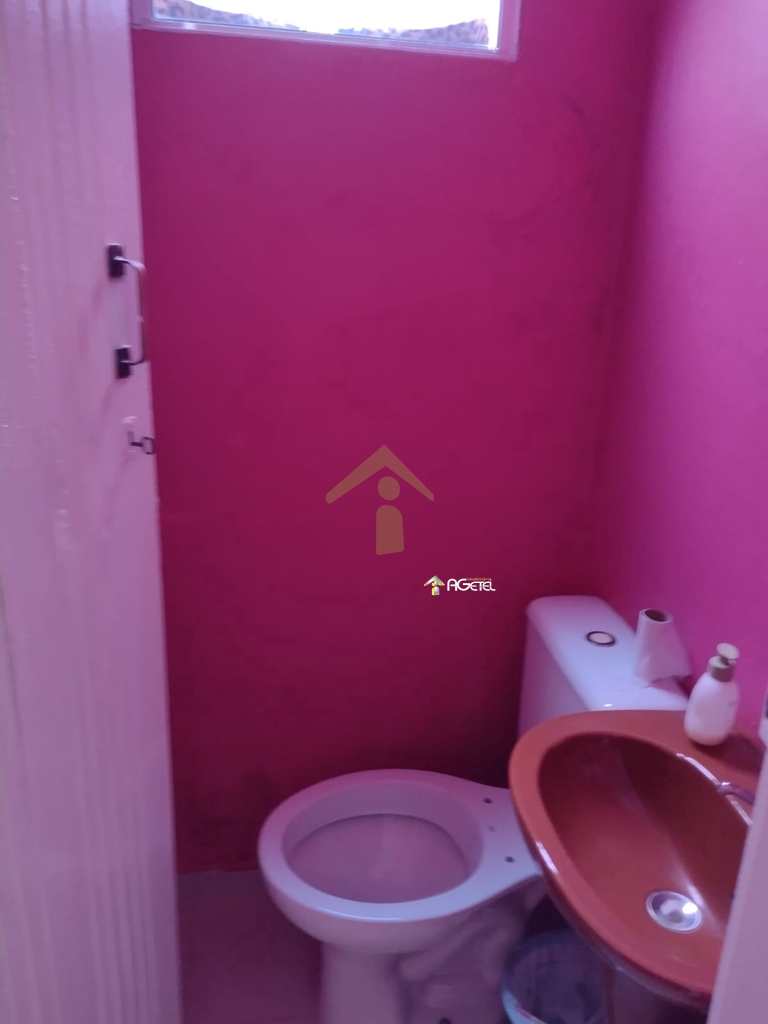 Casa em Embu-Guaçu, no bairro Chácara Flórida