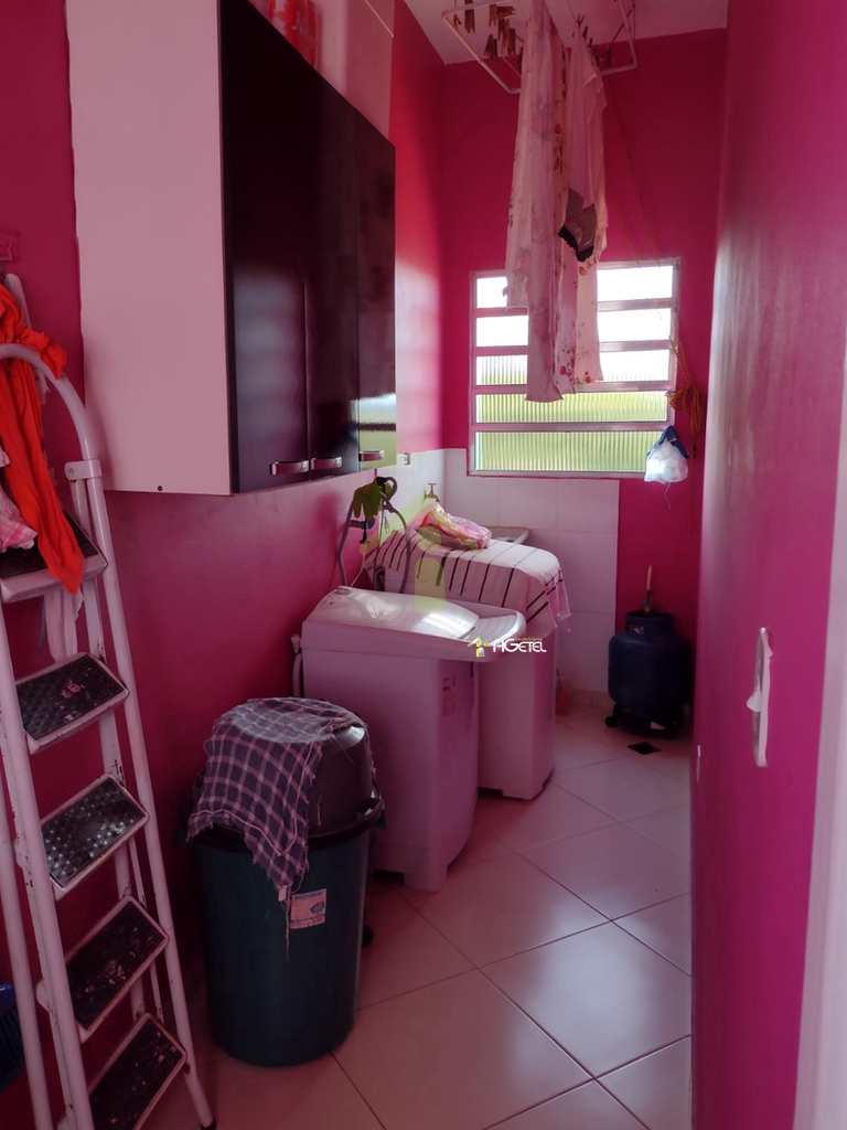 Casa em Embu-Guaçu, no bairro Chácara Flórida