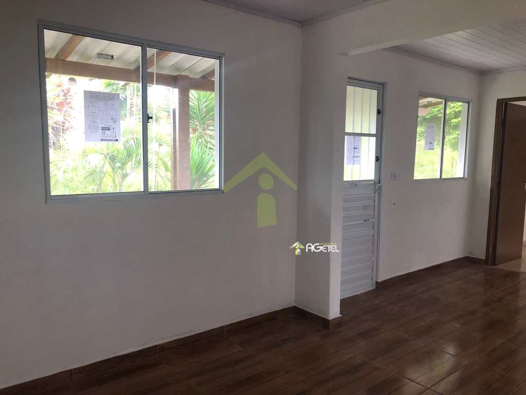 Casa em Embu-Guaçu, no bairro Chácara Flórida