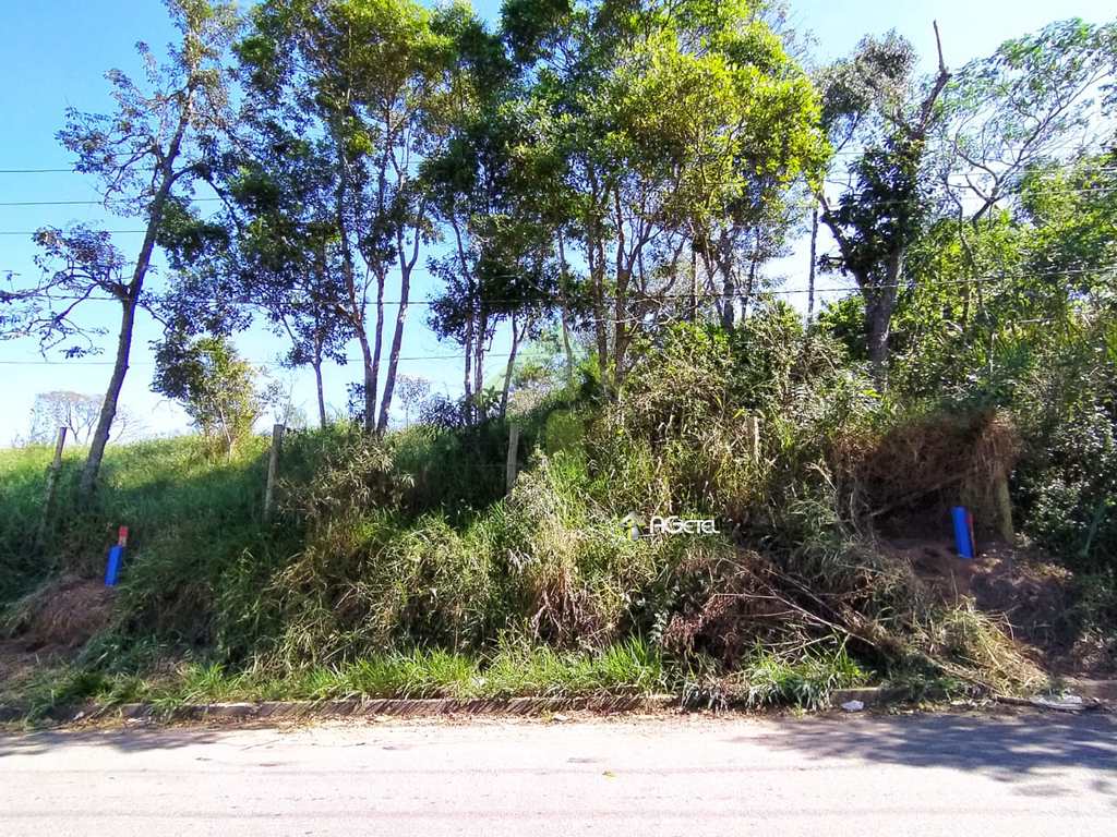 Terreno em Embu-Guaçu, no bairro Chácara Flórida