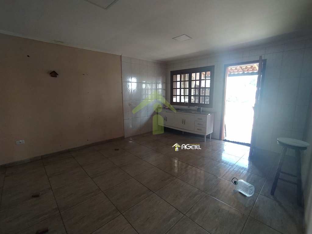 Chácara em Embu-Guaçu, no bairro Filipinho