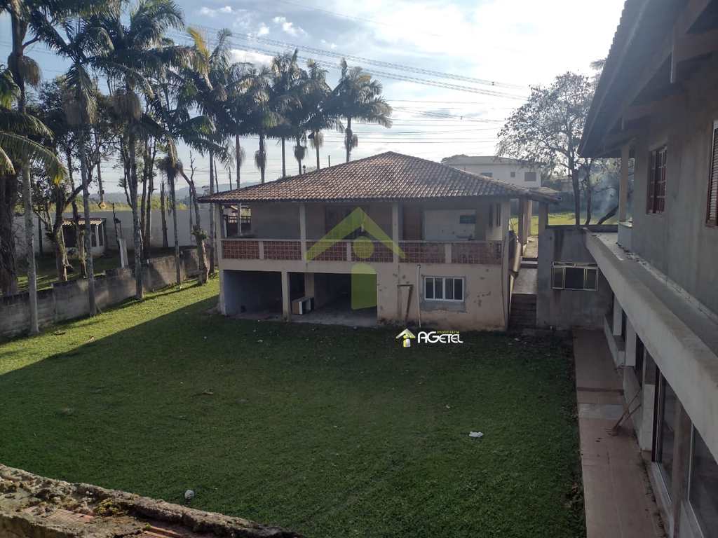 Chácara em Embu-Guaçu, no bairro Filipinho