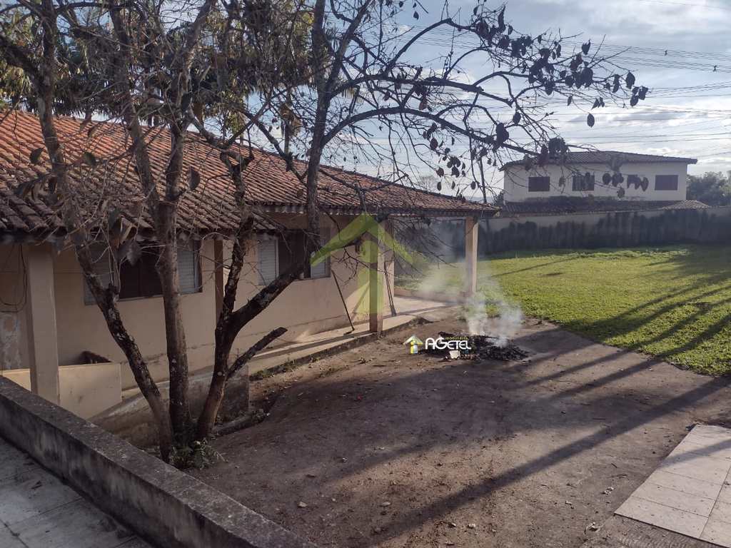 Chácara em Embu-Guaçu, no bairro Filipinho