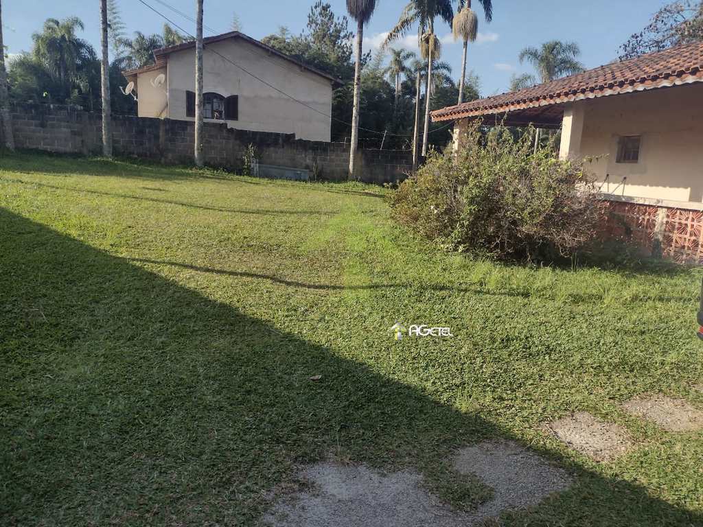 Chácara em Embu-Guaçu, no bairro Filipinho