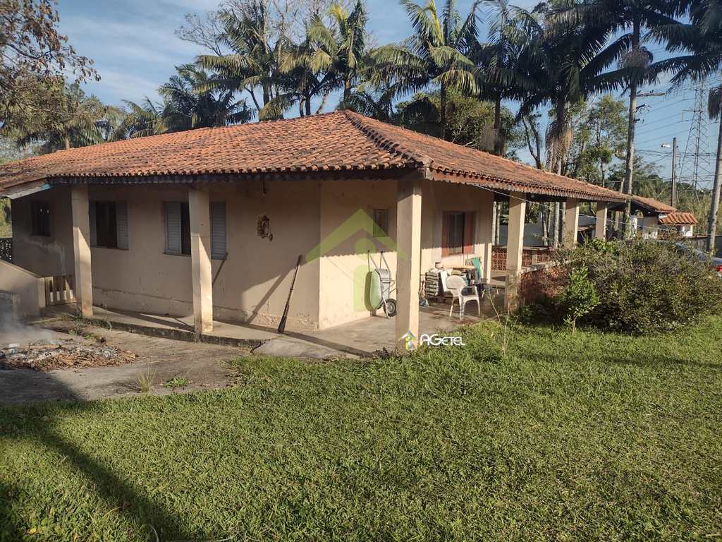 Chácara em Embu-Guaçu, no bairro Filipinho
