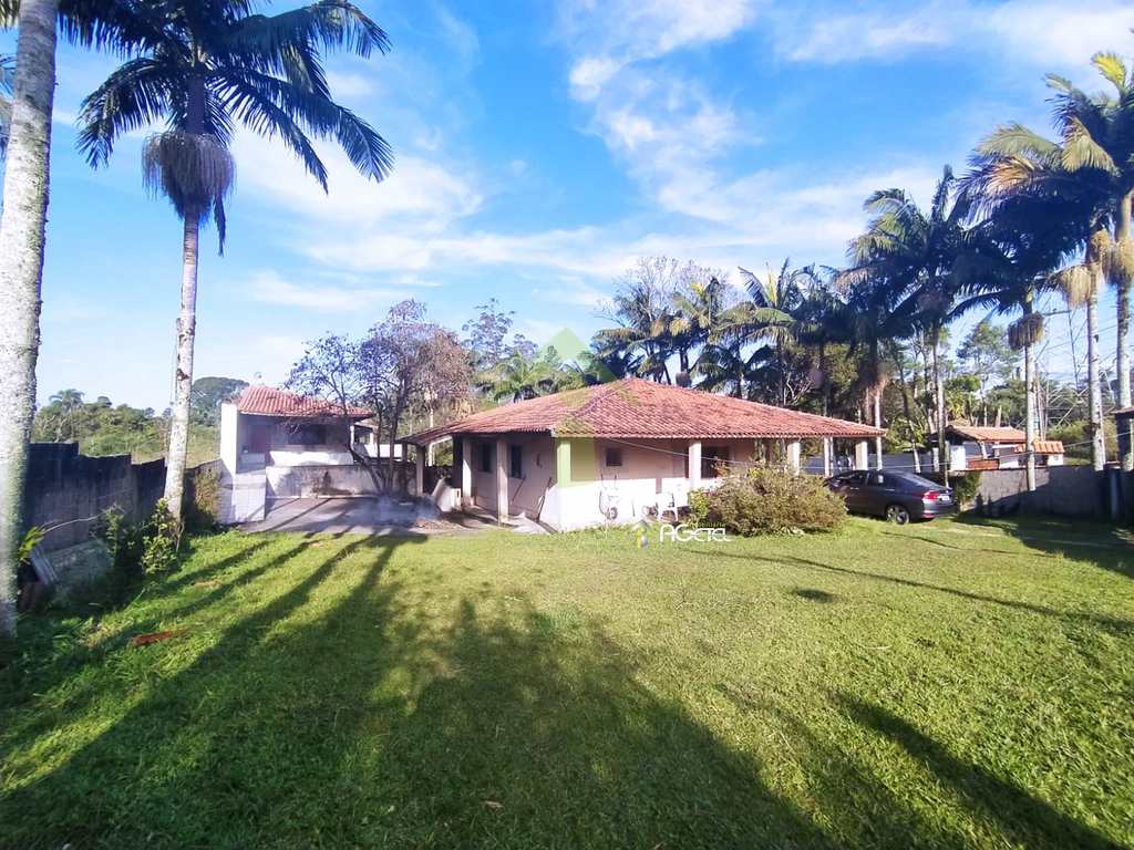 Chácara em Embu-Guaçu, no bairro Filipinho