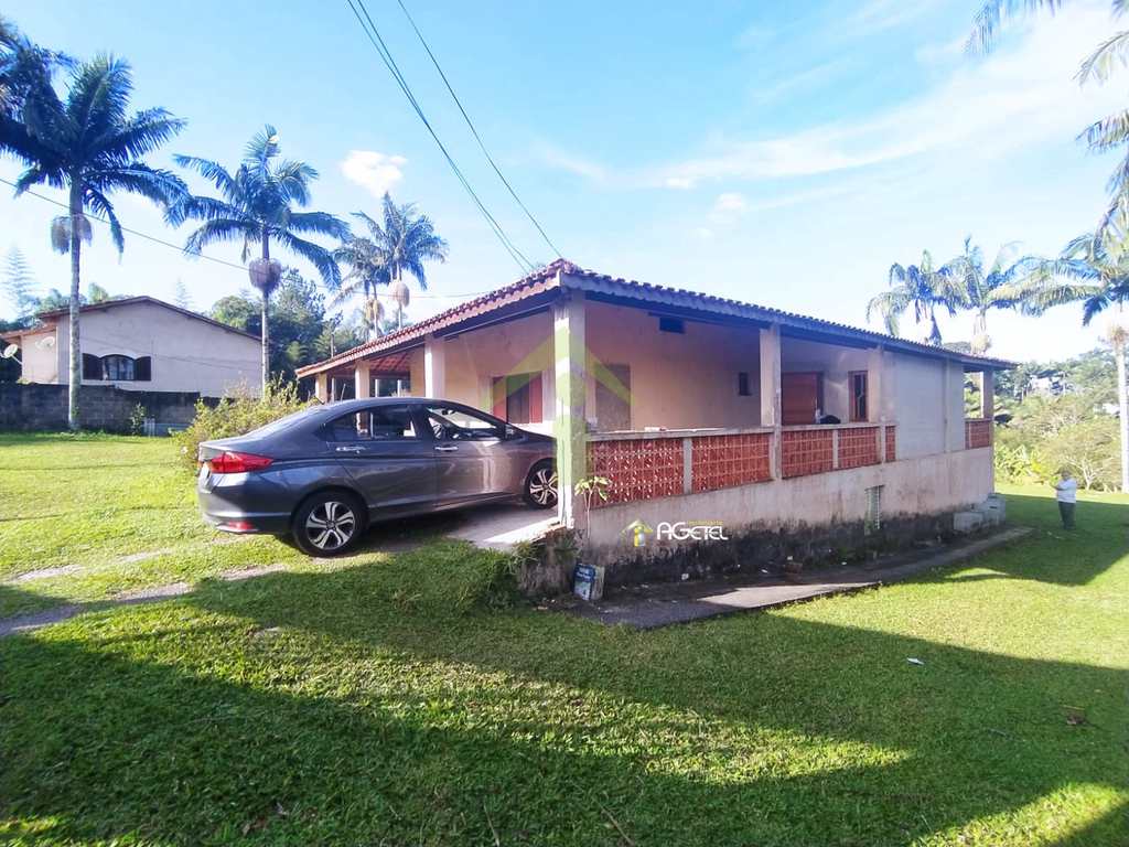 Chácara em Embu-Guaçu, no bairro Filipinho