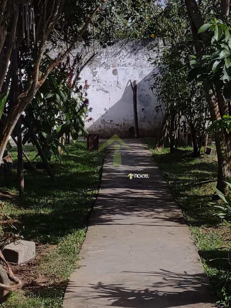 Chácara em Embu-Guaçu, no bairro Granjinha