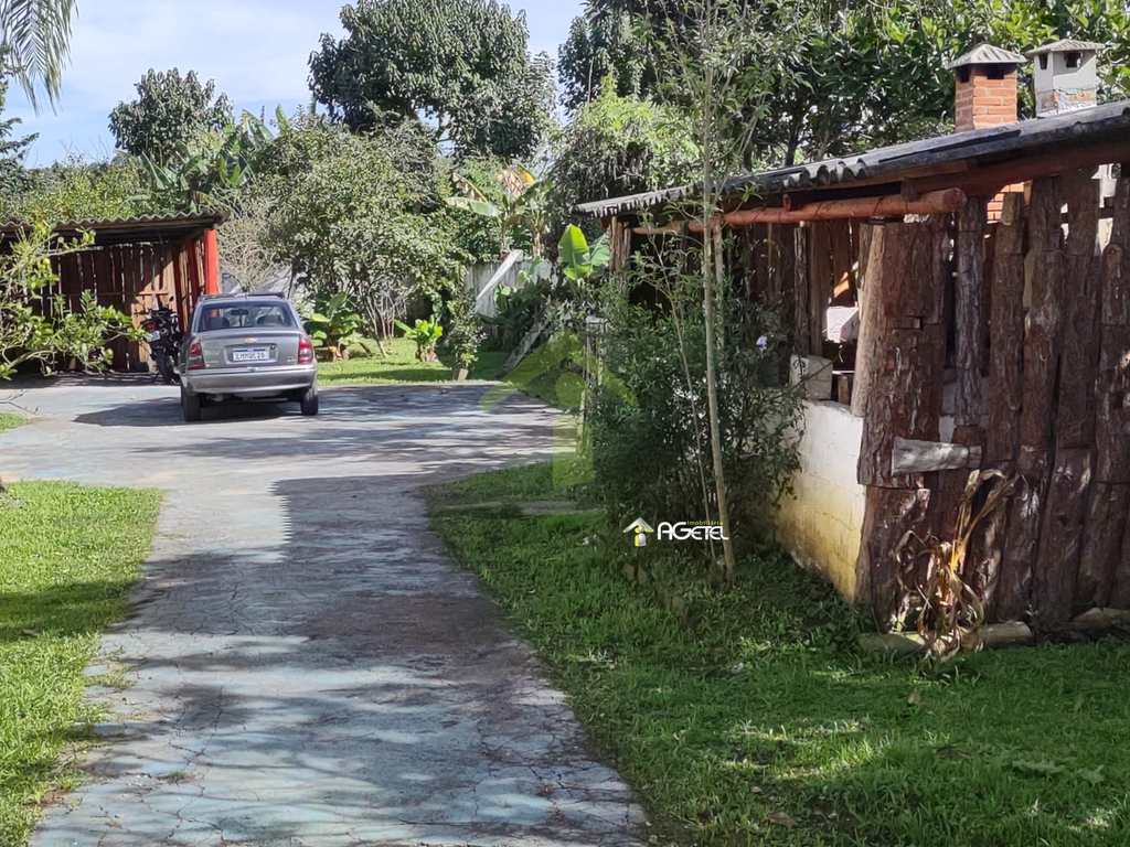 Chácara em Embu-Guaçu, no bairro Granjinha