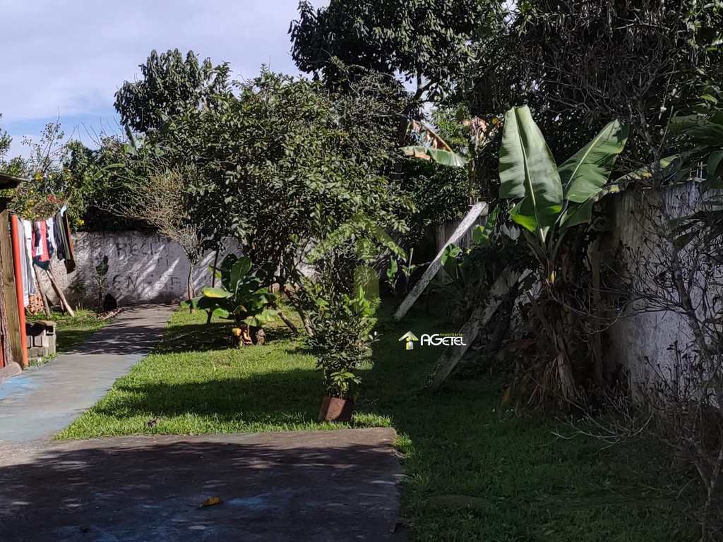 Chácara em Embu-Guaçu, no bairro Granjinha