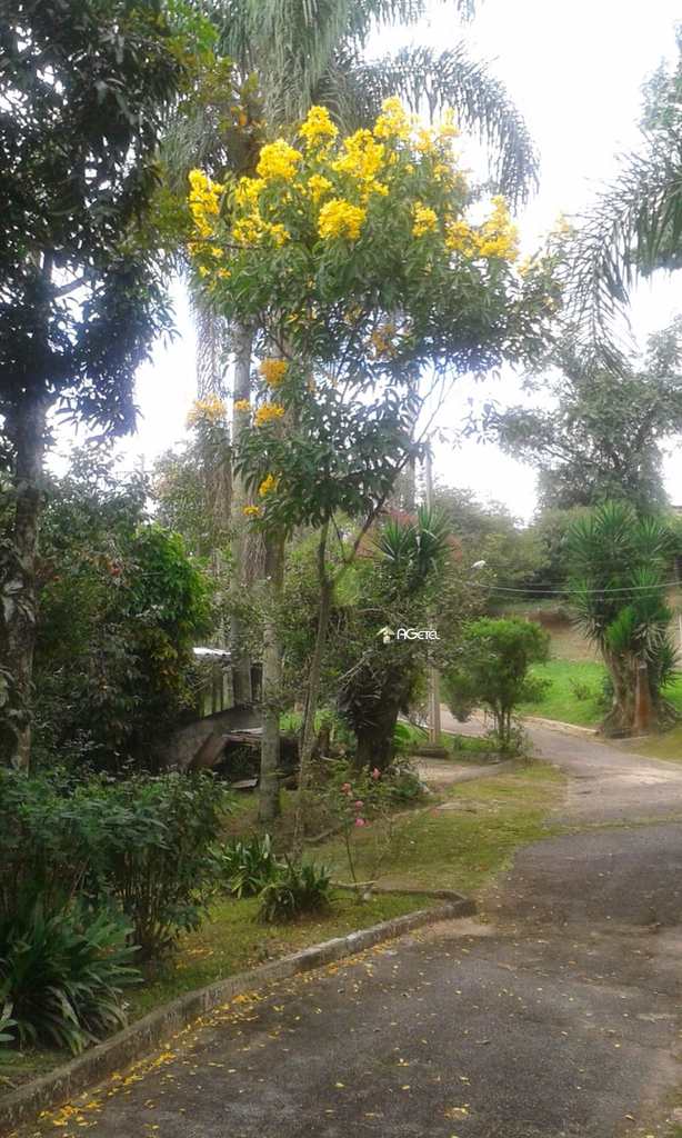 Sítio em Embu-Guaçu, no bairro Mina de Ouro