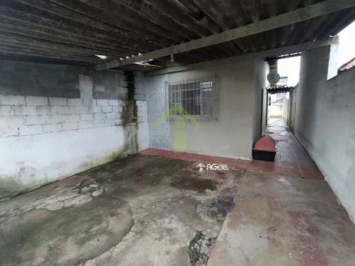 Casa, código 2781 em Embu-Guaçu, bairro Centro