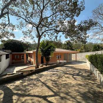 Chácara em Embu-Guaçu, bairro Lagoa Grande