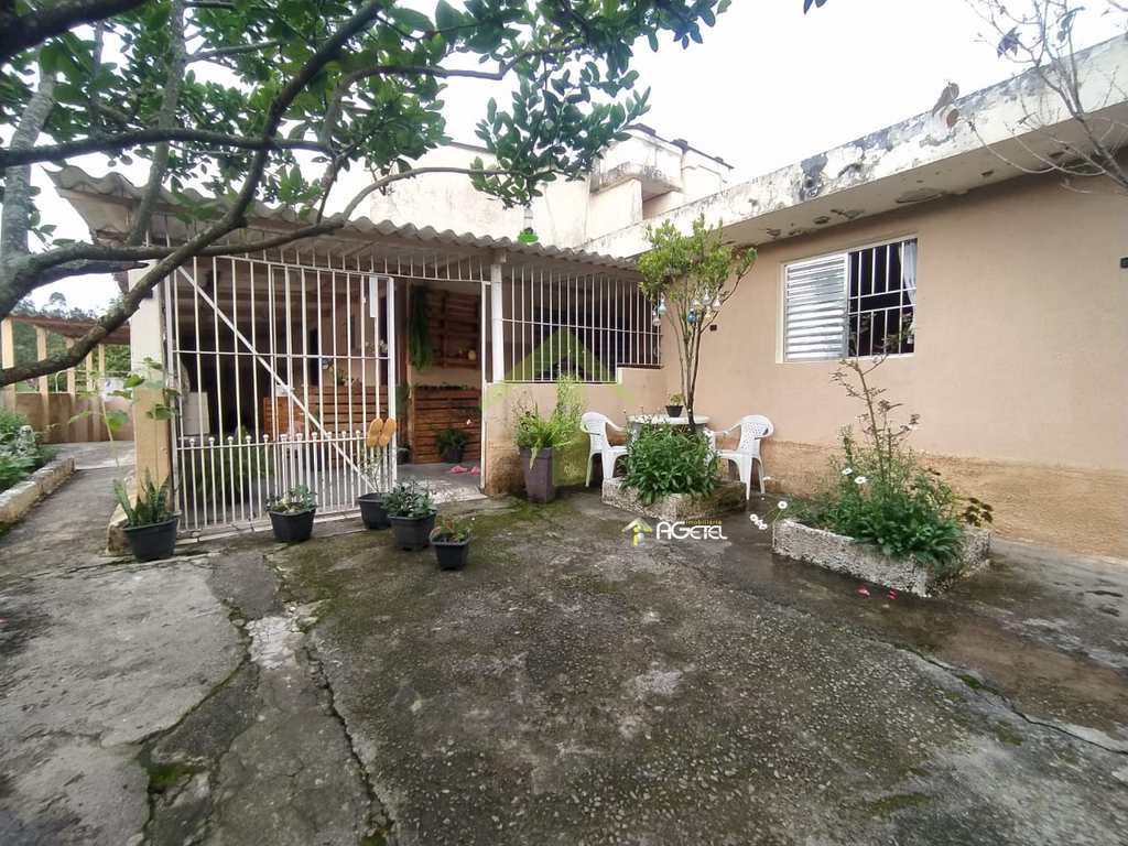 Casa em Embu-Guaçu, no bairro Parque Itararé