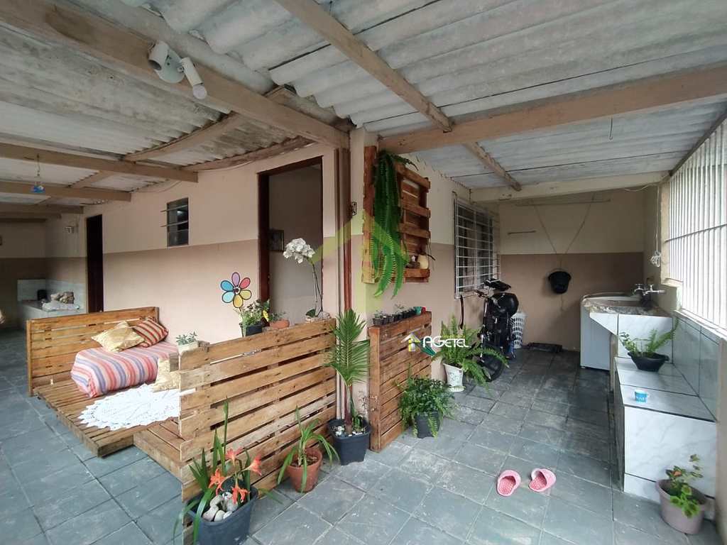 Casa em Embu-Guaçu, no bairro Parque Itararé