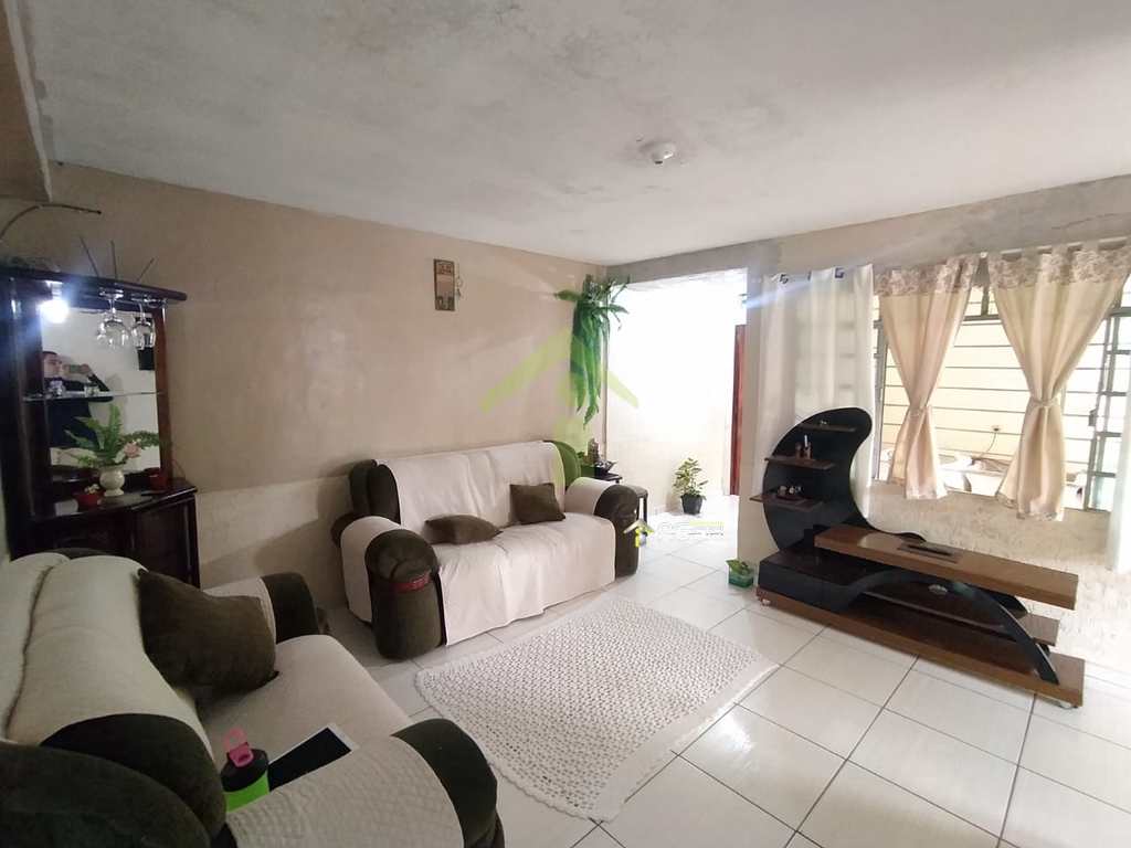 Casa em Embu-Guaçu, no bairro Parque Itararé