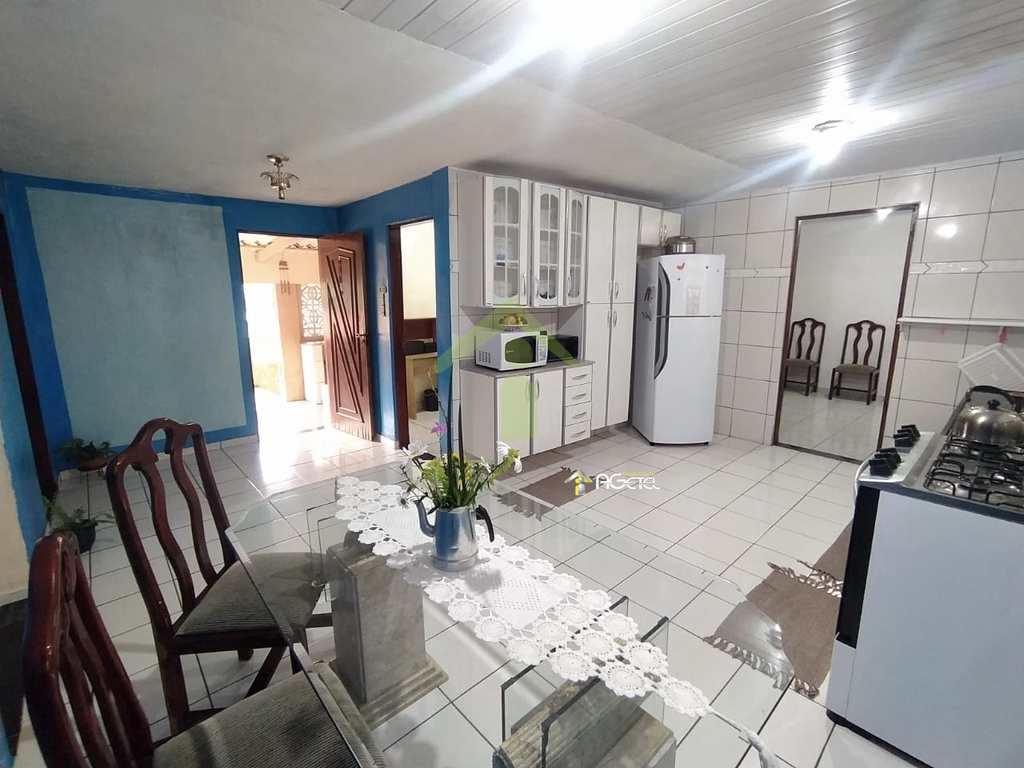 Casa em Embu-Guaçu, no bairro Parque Itararé