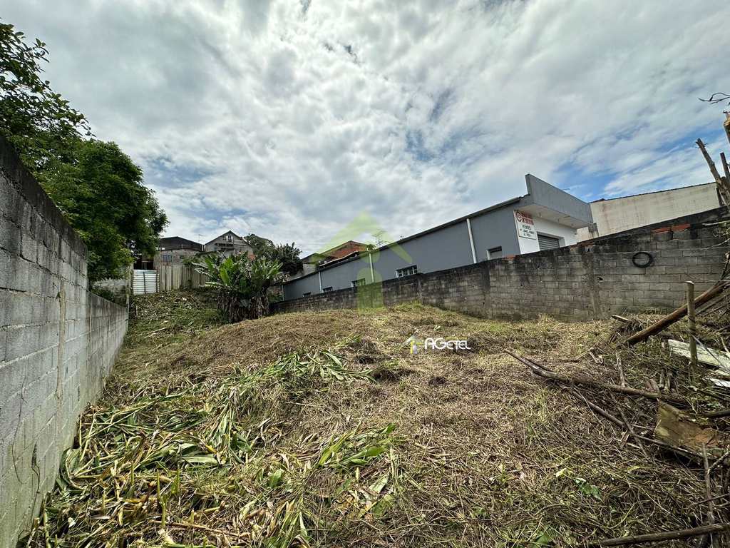 Terreno em Embu-Guaçu, no bairro Lagoa Grande
