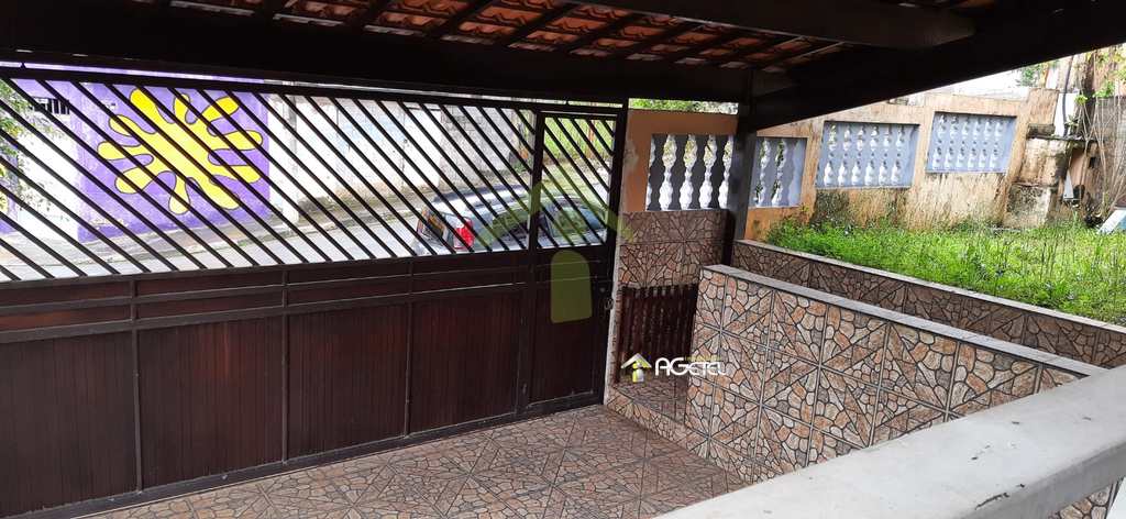 Sobrado em Embu-Guaçu, no bairro Cipó