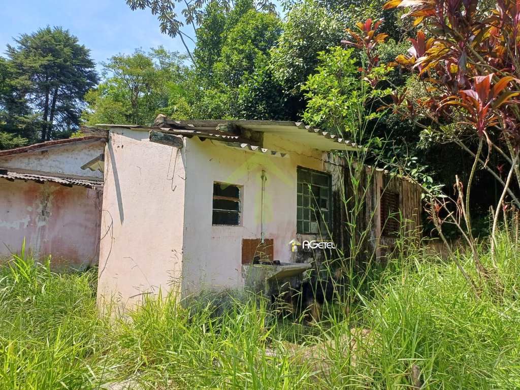 Terreno em Embu-Guaçu, no bairro Mombaça
