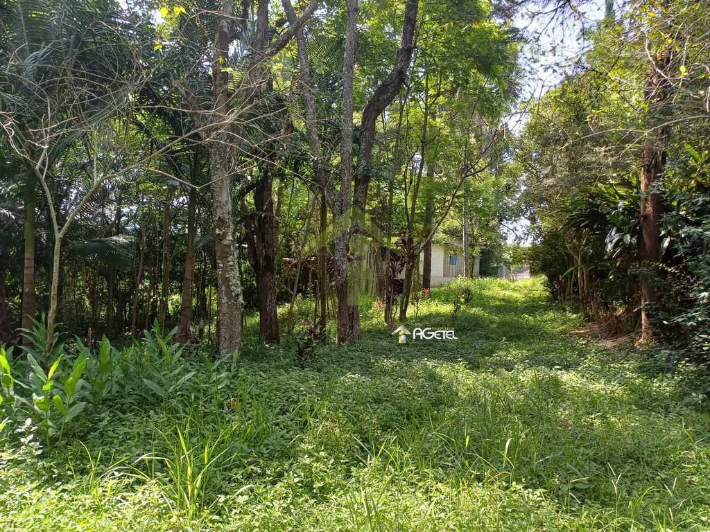 Terreno em Embu-Guaçu, no bairro Mombaça