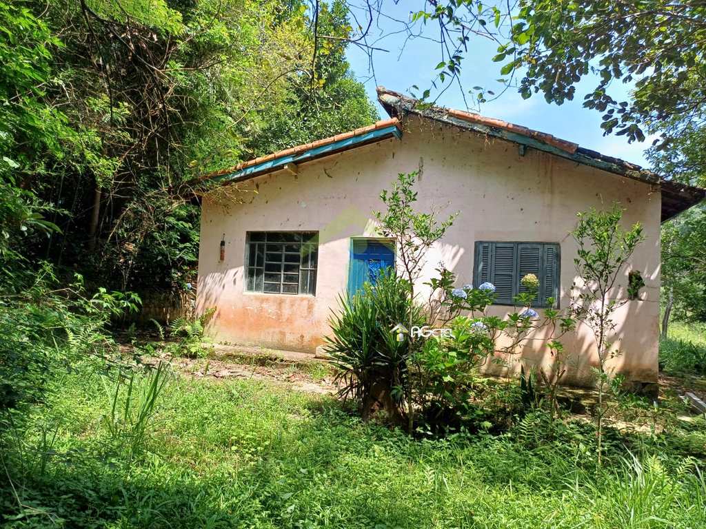 Terreno em Embu-Guaçu, no bairro Mombaça