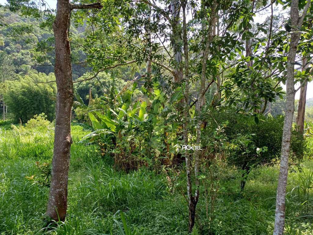 Terreno em Embu-Guaçu, no bairro Mombaça