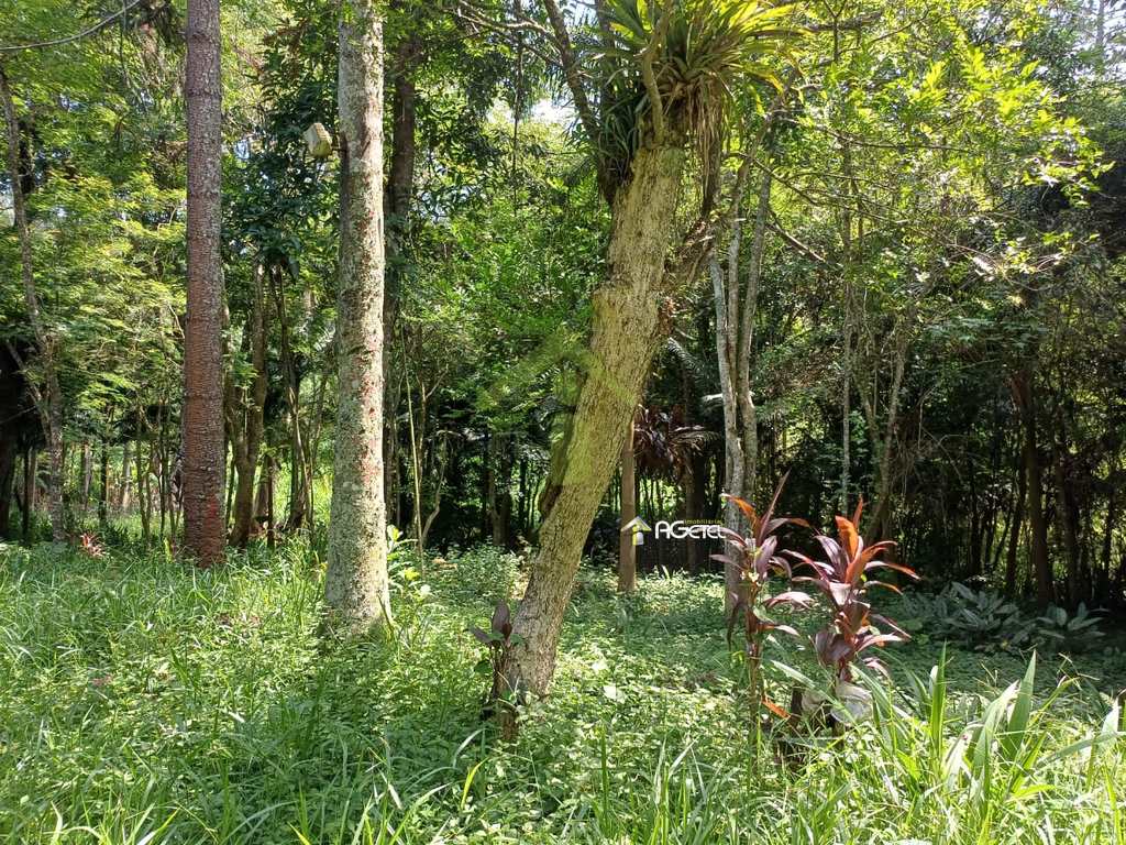 Terreno em Embu-Guaçu, no bairro Mombaça