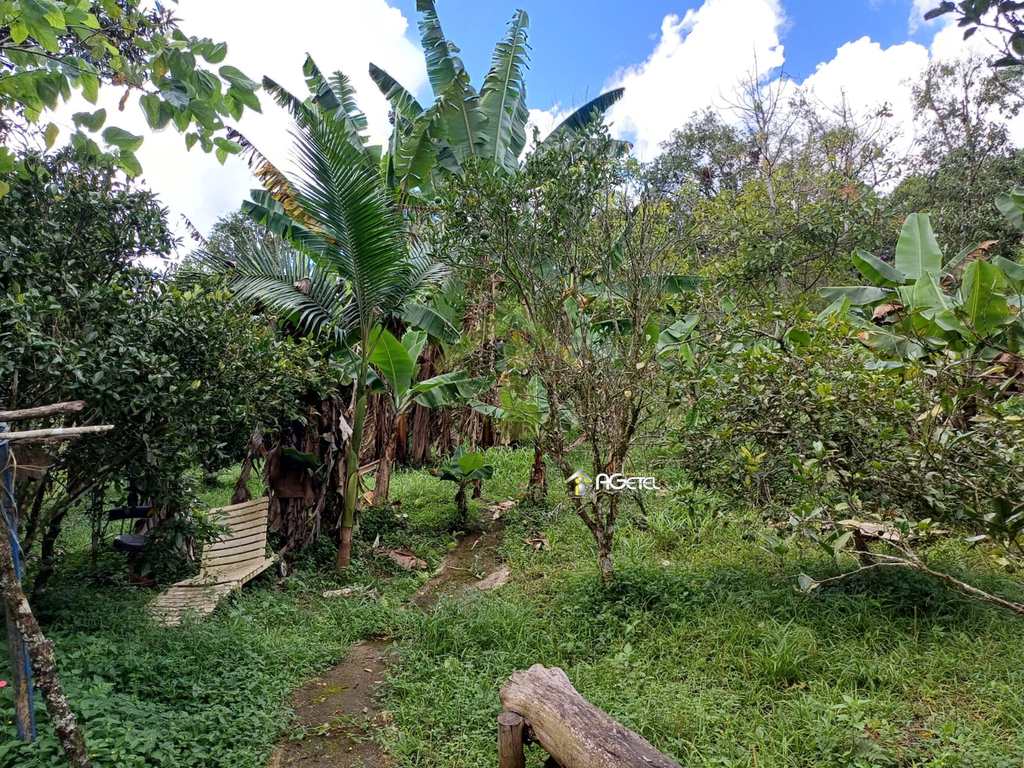 Chácara em Embu-Guaçu, no bairro Penteado