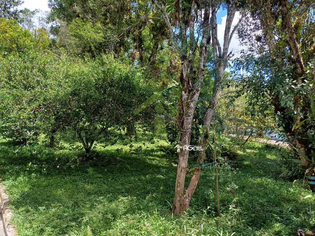 Chácara em Embu-Guaçu, no bairro Penteado