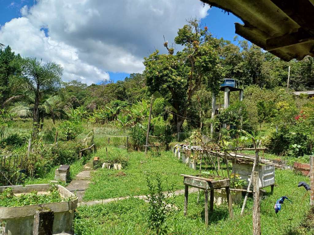 Chácara em Embu-Guaçu, no bairro Penteado