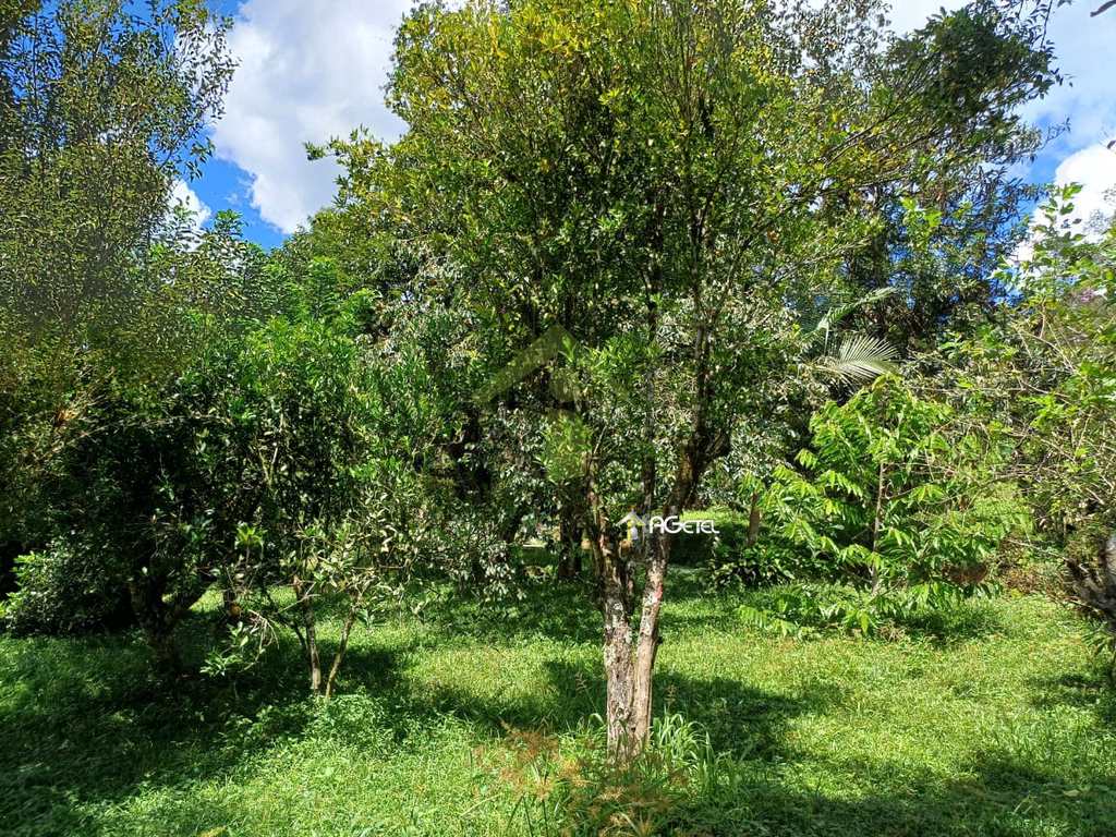 Chácara em Embu-Guaçu, no bairro Penteado