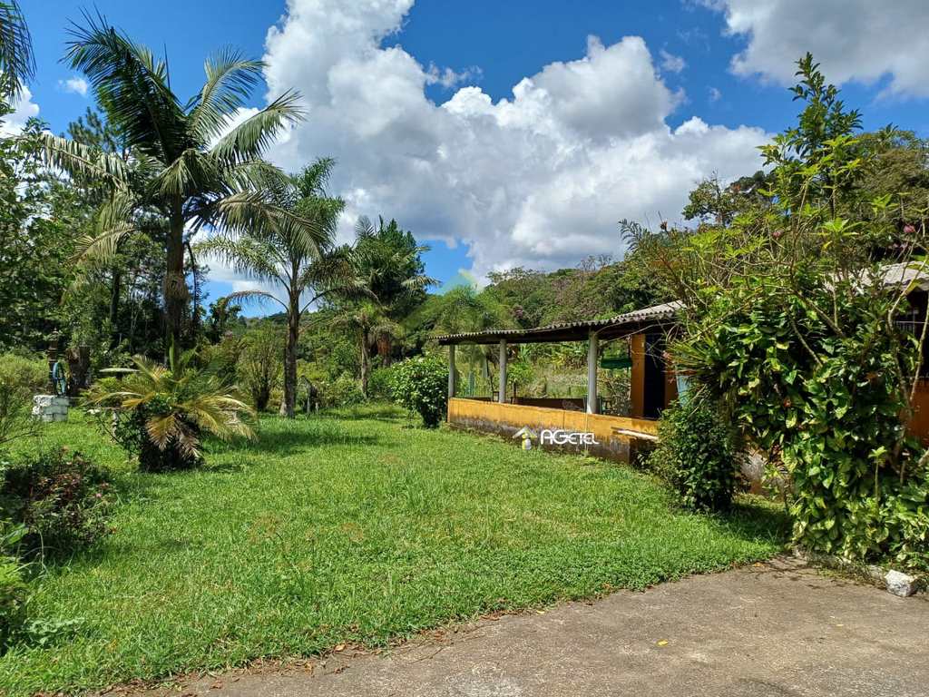 Chácara em Embu-Guaçu, no bairro Penteado