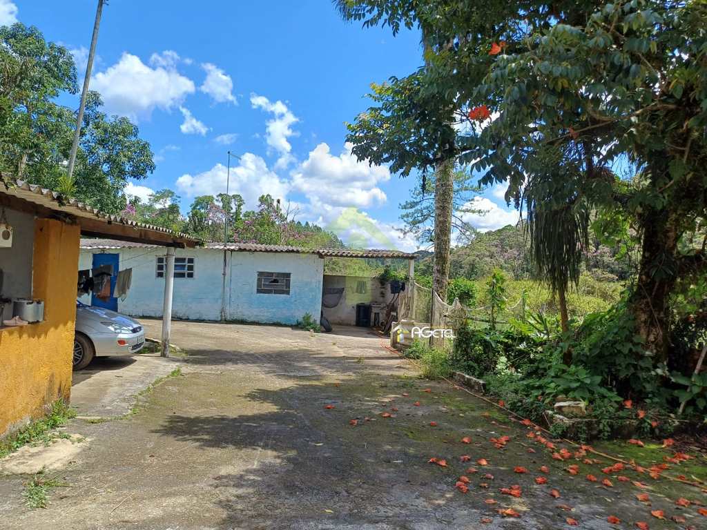 Chácara em Embu-Guaçu, no bairro Penteado