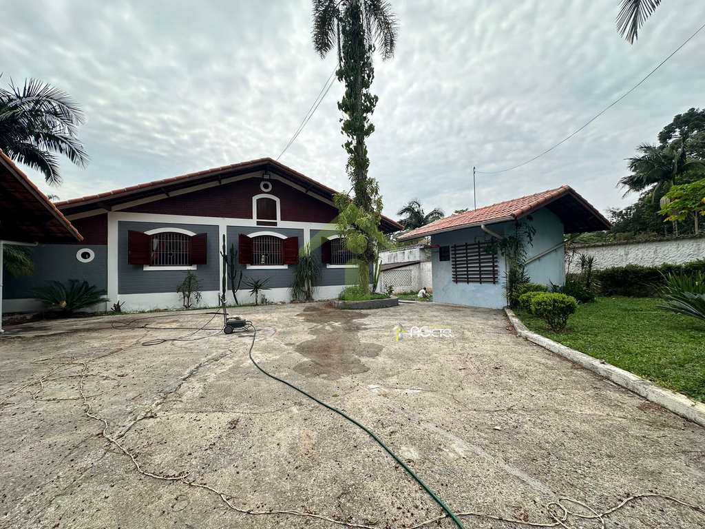 Chácara em Embu-Guaçu, no bairro Val Flor