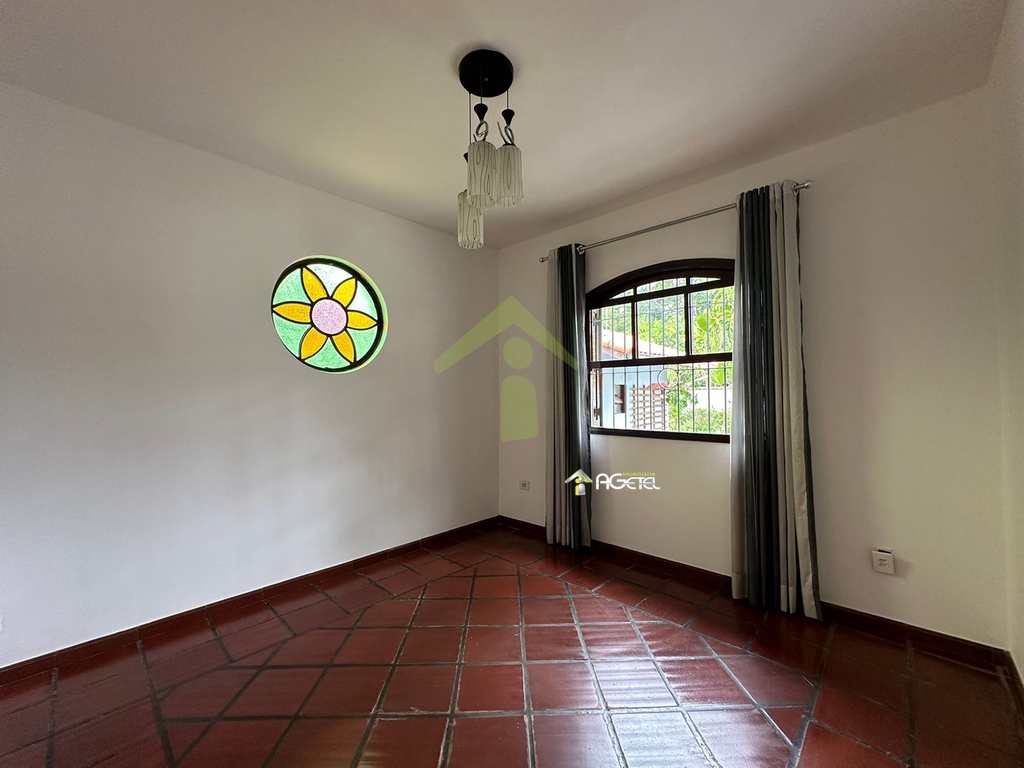 Chácara em Embu-Guaçu, no bairro Val Flor