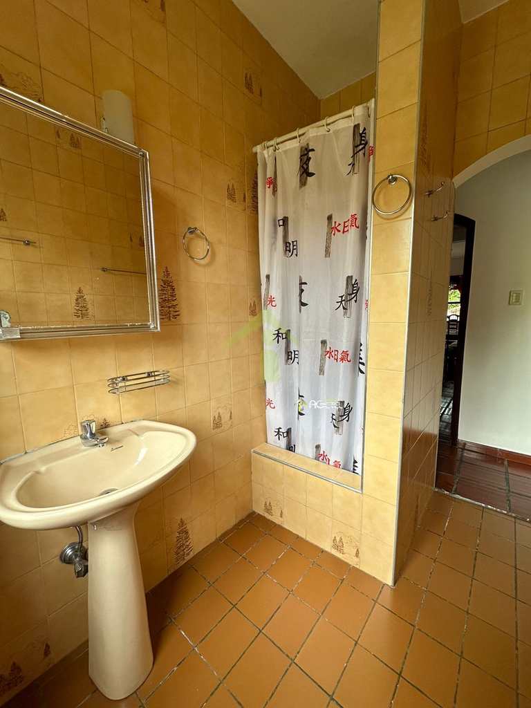Chácara em Embu-Guaçu, no bairro Val Flor