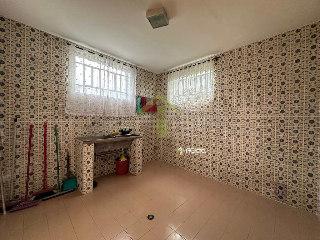 Chácara em Embu-Guaçu, no bairro Val Flor