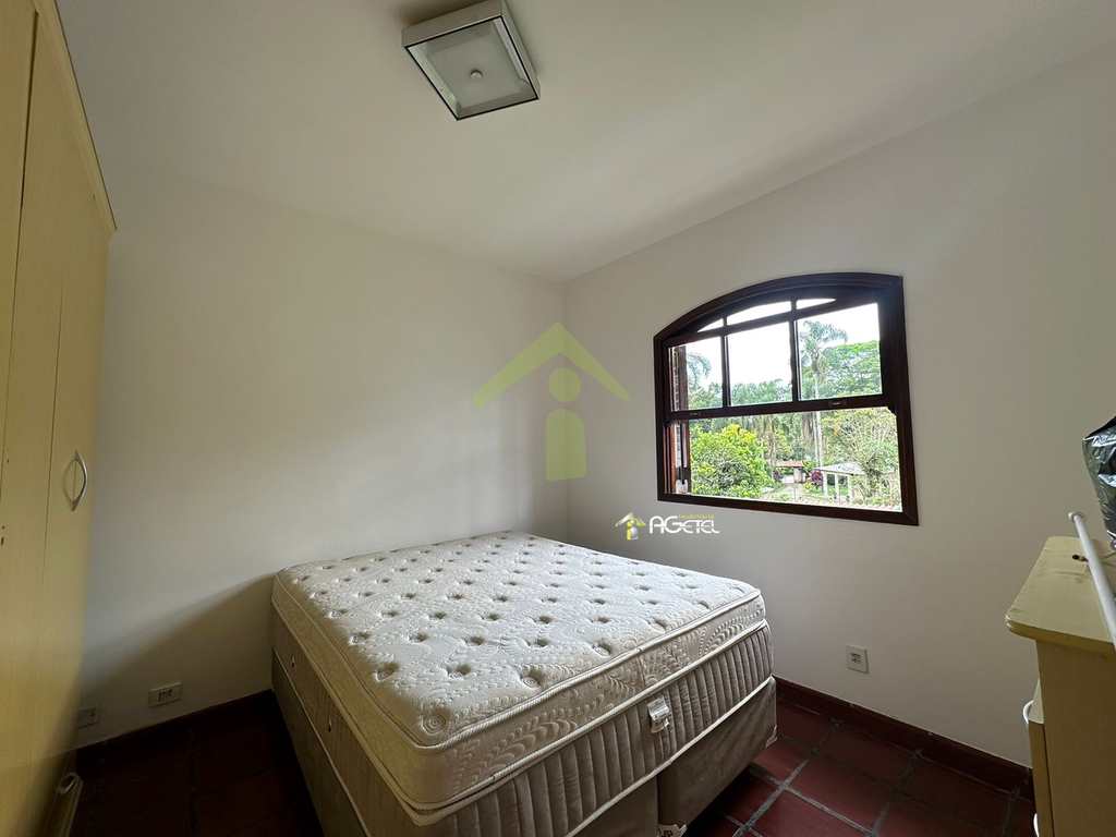 Chácara em Embu-Guaçu, no bairro Val Flor