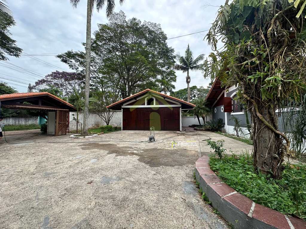 Chácara em Embu-Guaçu, no bairro Val Flor