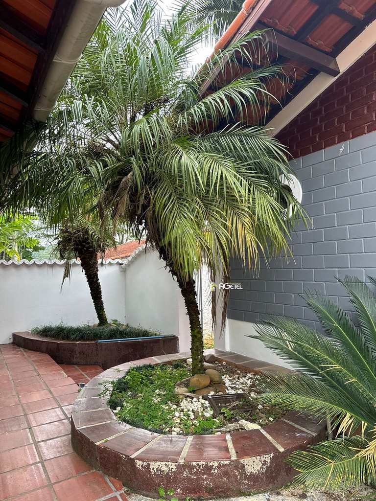 Chácara em Embu-Guaçu, no bairro Val Flor