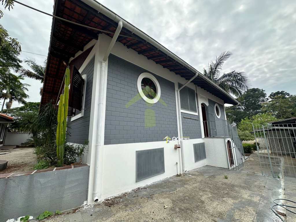 Chácara em Embu-Guaçu, no bairro Val Flor