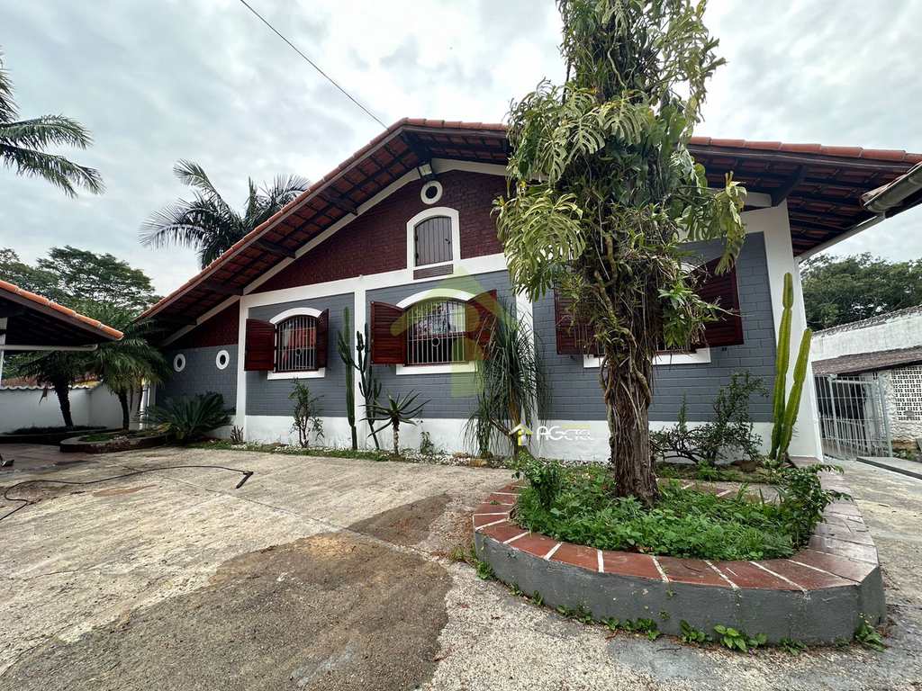Chácara em Embu-Guaçu, no bairro Val Flor