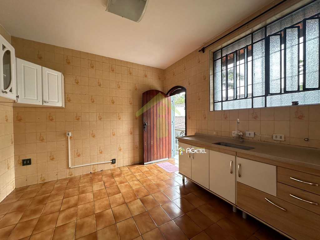 Chácara em Embu-Guaçu, no bairro Val Flor